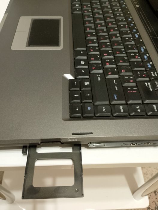Продавам лаптоп Asus