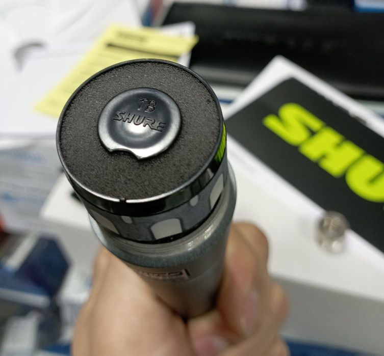 Mikrofon Shure BETA58A 
Shure Beta58A Knopkalik va knopkasiz
Kabeli 5m