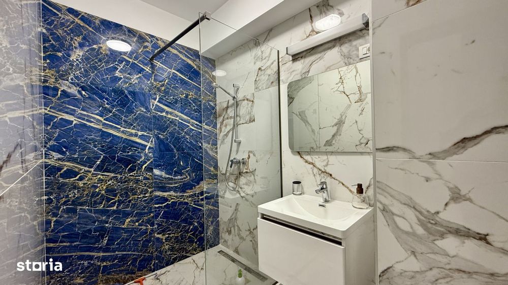Apartament cu 3 camere si 2 locuri de parcare in Mamaia frontal la MAR