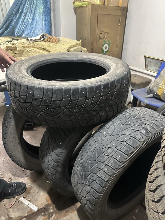 Продам шины Dunlop 235/60 R18