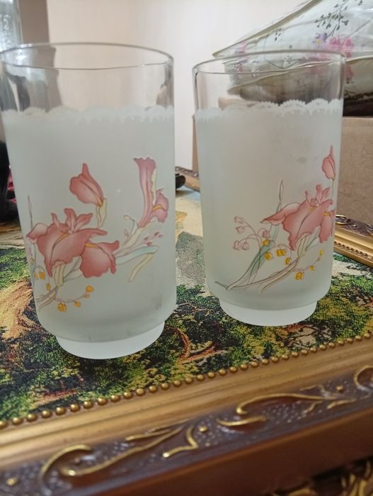 Красивый набор бокалов