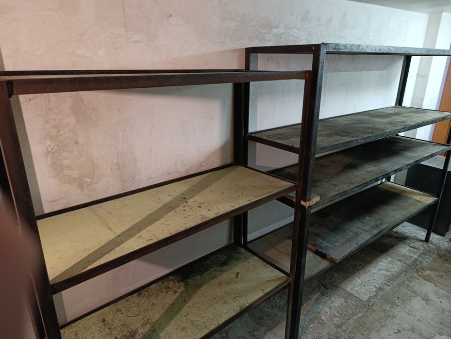 Метални стелажи 2 броя