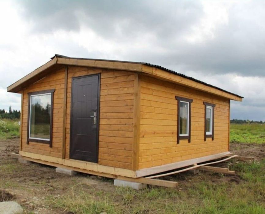 Executam cabane din lemn la cheie