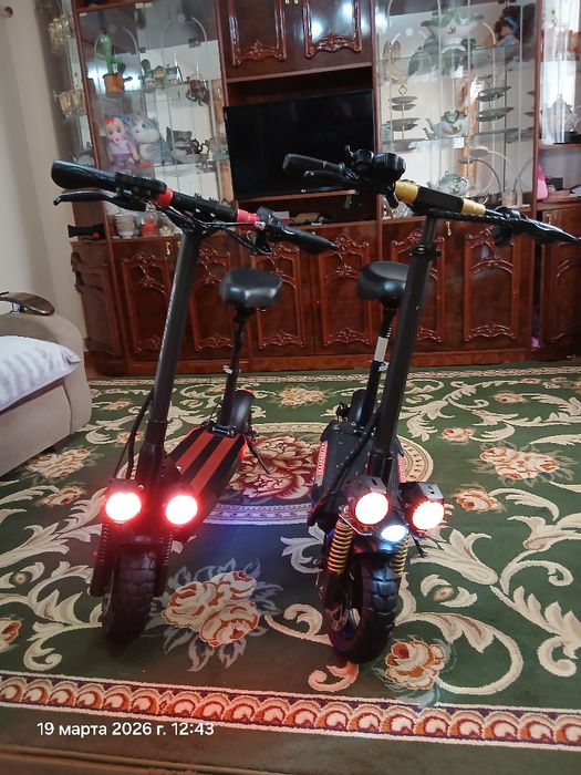 Продам 2 самокат по цене одной.