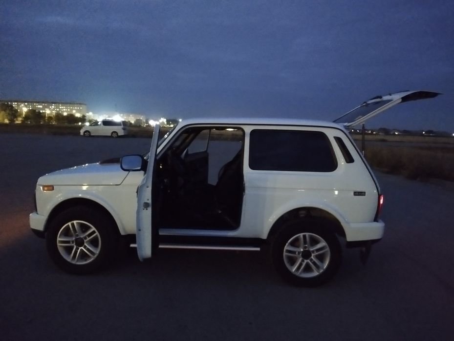 Продам Нива 21214