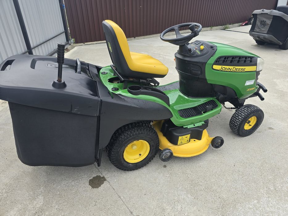 Tractoras John Deere X 155R