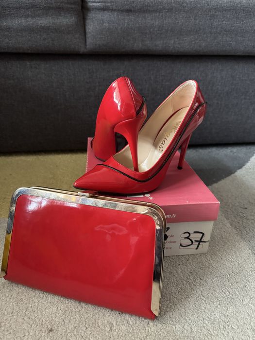 Различни дамски обувки на висок ток - 37 номер