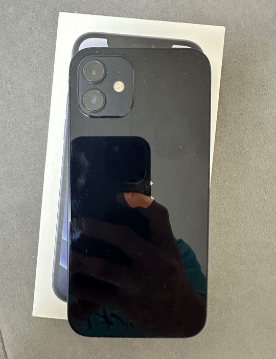 Айфон 12 сатылады