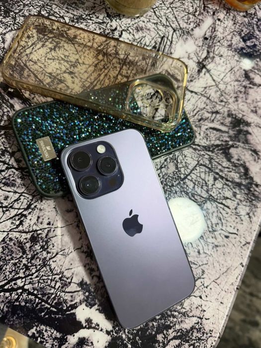 Продам Айфон 14 про