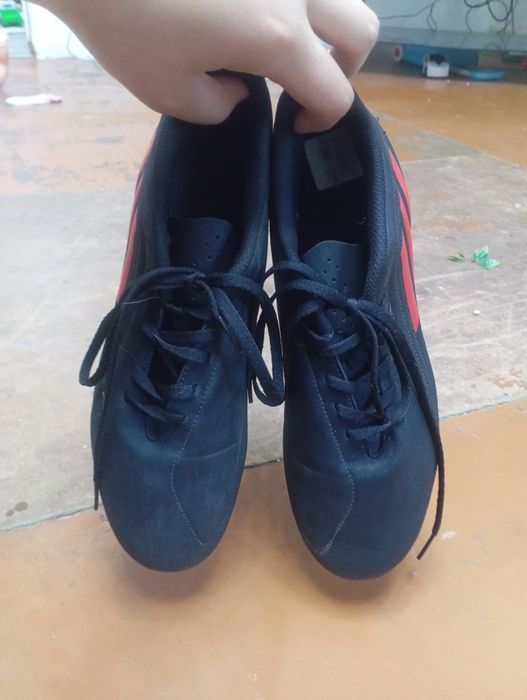 Продам бутццы одевал один раз