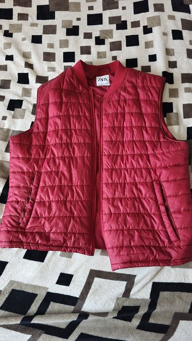 Vesta rosie noua Zara, marimea L