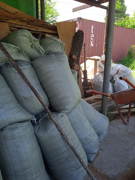 Продам опилки. В мешках