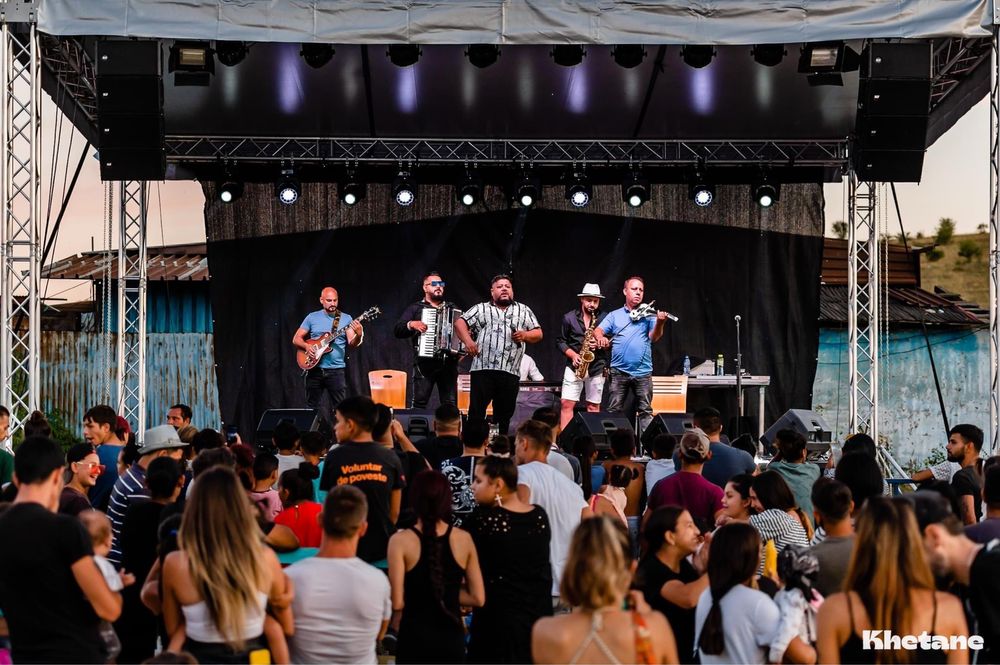 Scena sonorizari lumini