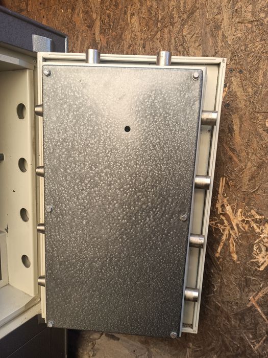 Каса сейф  огнеупорен с шифър и ключ