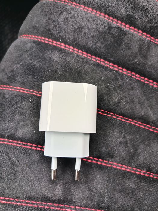 Продам зарядный блок айфона