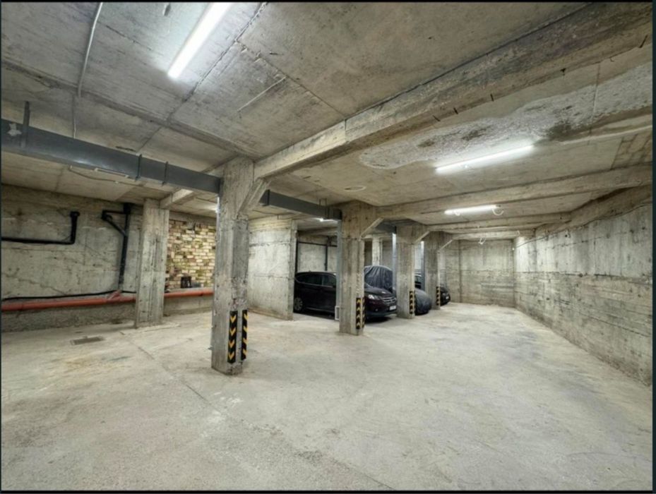 Дава се под наем Гараж / Паркомясто в Варна, Левски - 22 кв.м за 76.5 € - Снимка #1