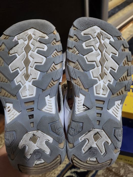 Продам сандали для девочки