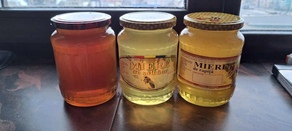 Miere, rapita și salcam angro