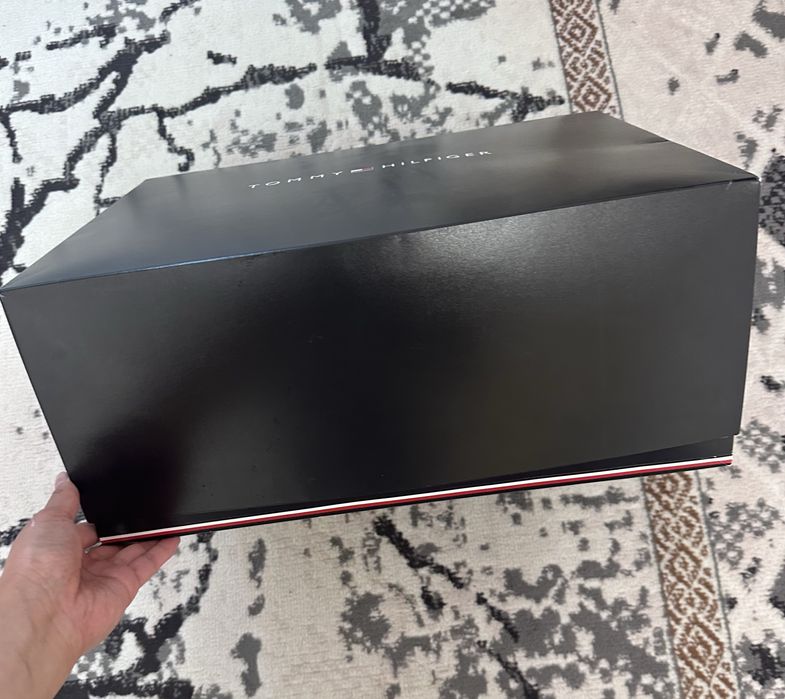 Коробка Tommy Hilfiger