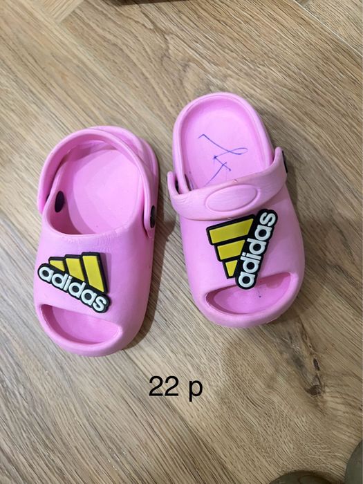 Отдам детскую обувь