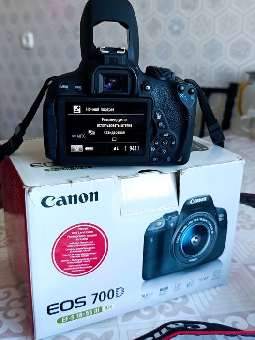 Продам фотоаппарат Кэнон 700Д.