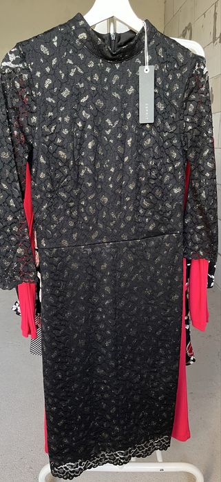 Нарядное женское платье