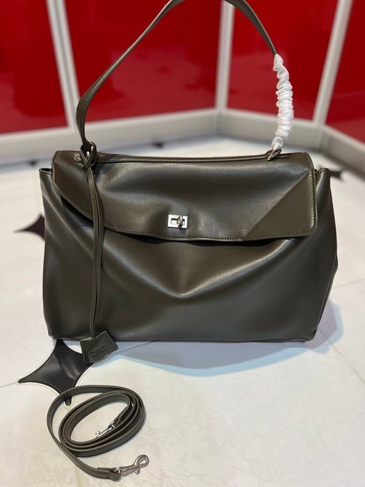 Чанта кожена balenciaga