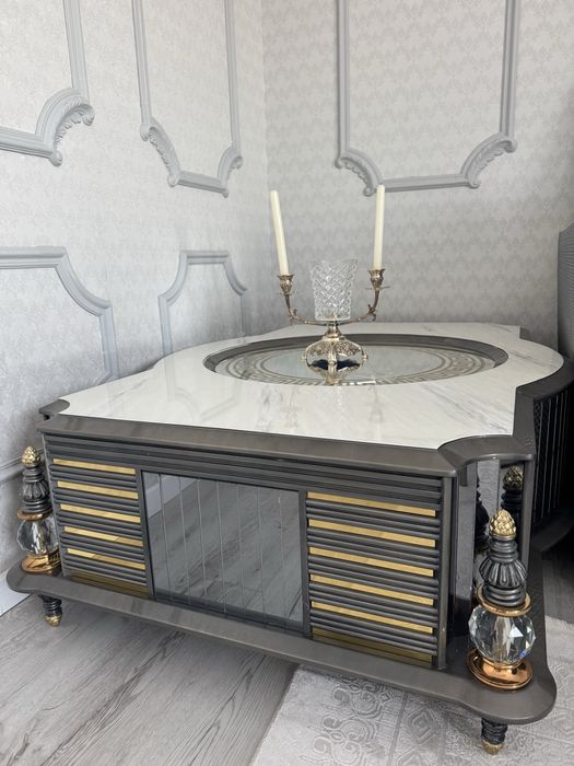 Столик в гостинную