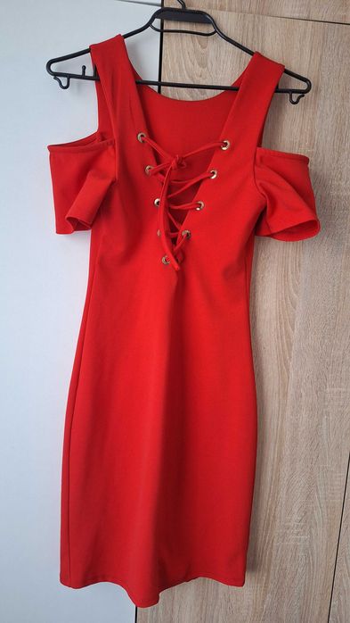 Официална червена рокля