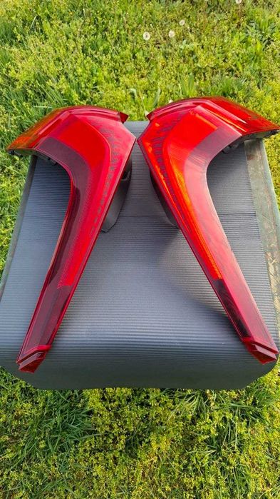 Volvo XC60 II 2017... Stopuri, complete sau separate 32228916, 32228917 (USA)