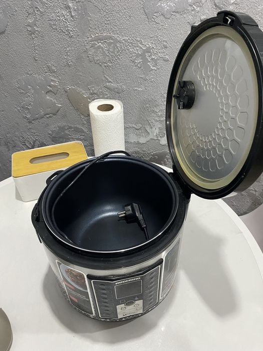 Мультиварка «Redmond”