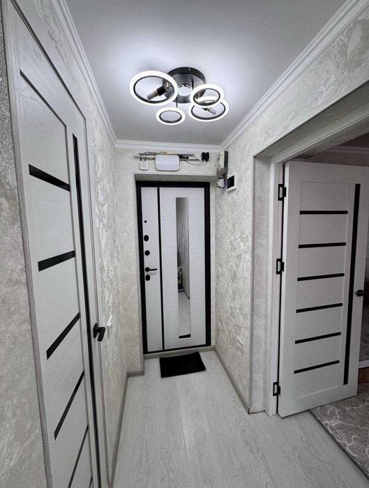 Квартира 1 комнатная 2 этаж Новомосковская Евро Ремонт Кафе Вечер