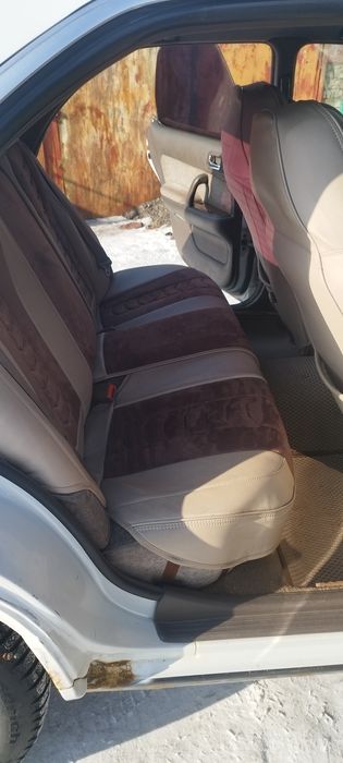 Автомобиль Nissan Leopard