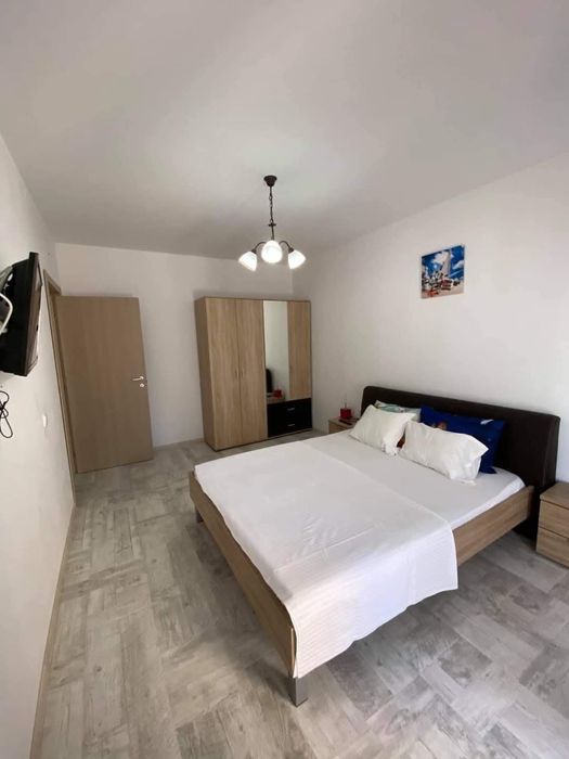 Inchiriez apartament 2 camere,decomandat