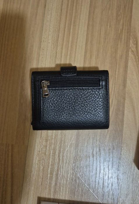 Мъжко портмоне с механизъм за карти