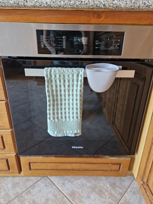 Кухня от масив с вградени уреди