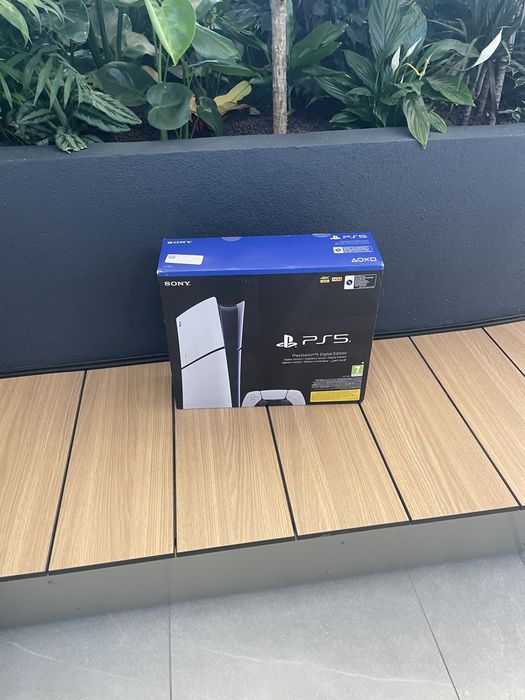 Consola PlayS5 - Nou - nu a fost folosit deloc