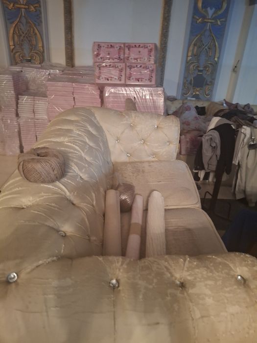 Divan kreslo sotiladi srochni