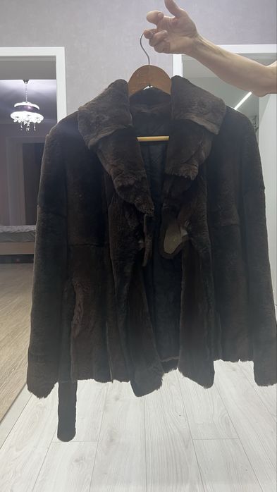 Продам Шубу  Мутон р. 42