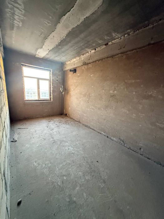 Иккиламчи кредит хам мавжуд 2 хонали гиштли квартира тезда сотилади