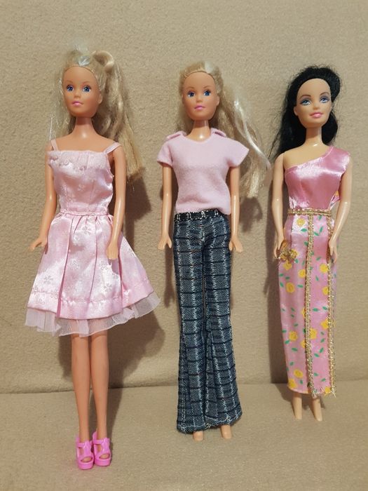 Кукли Барби от близкото минало,ползвани с нормални следи от употреба