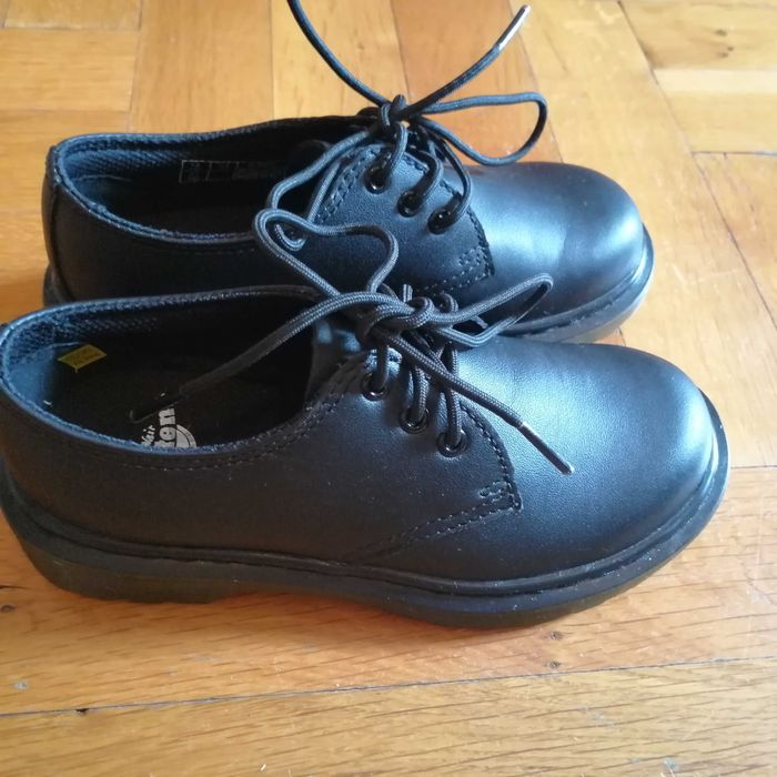 Обувки Dr. Martens