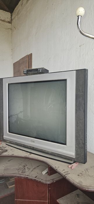 Телевизор LG, пылесосы