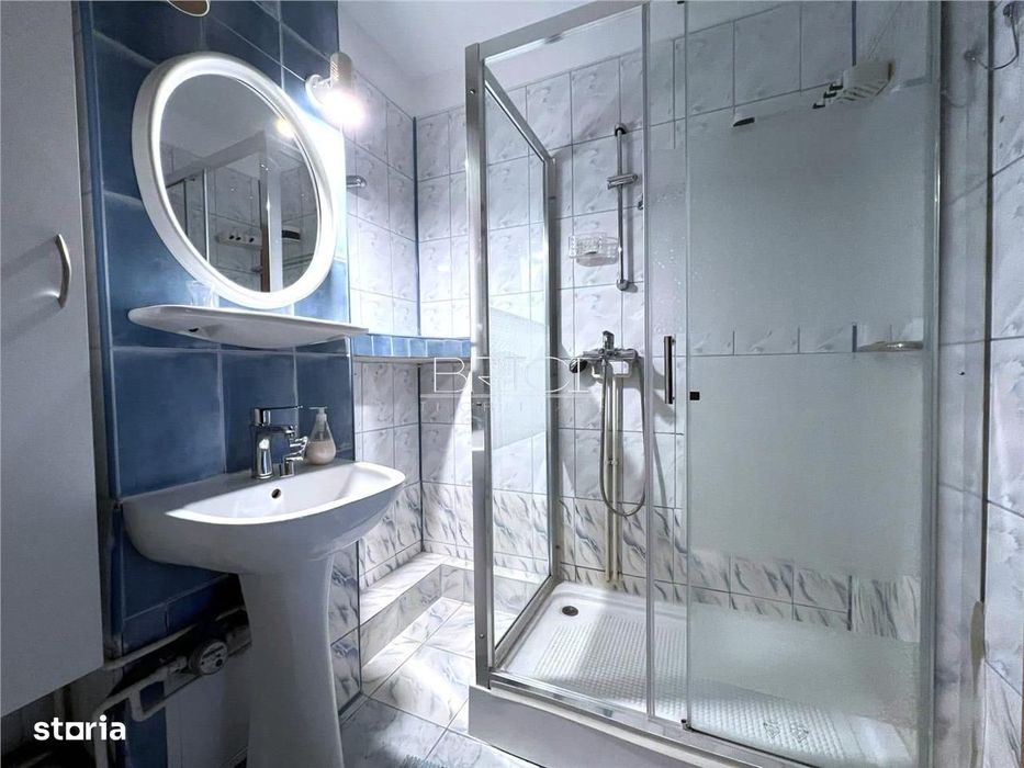 Apartament 2 camere, 56mp, Decomandat, cu Parcare, Centrul Civic