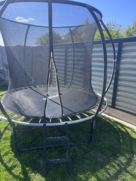 Trambulina adulti si copii