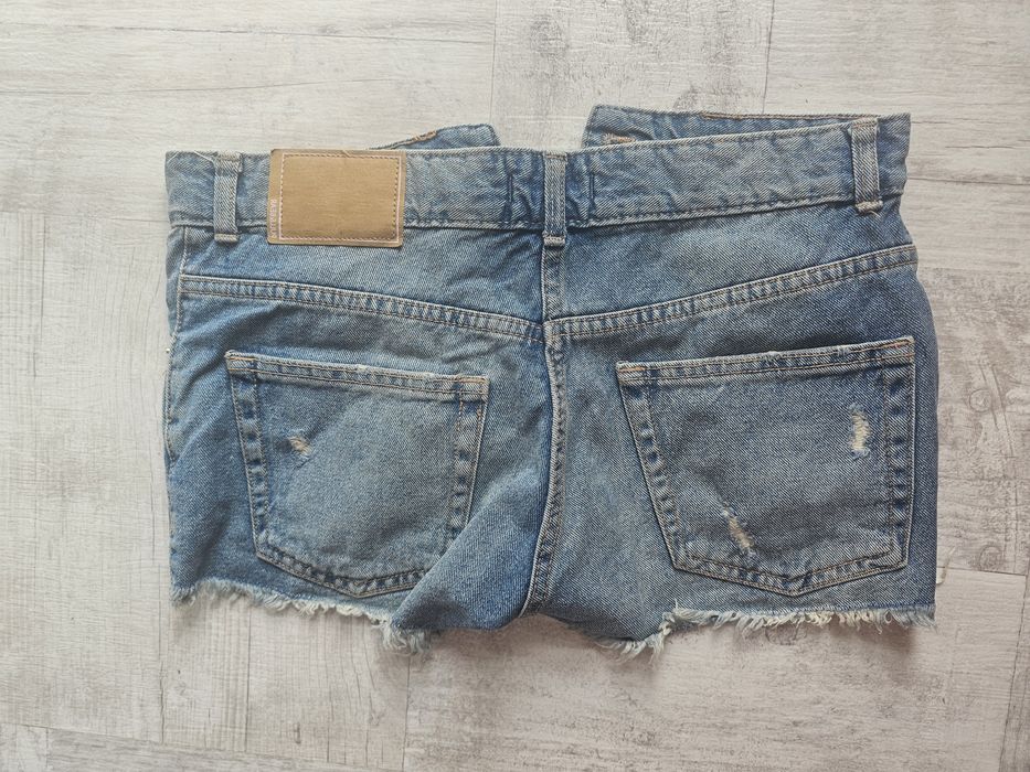 Дамски къси дънкови панталонки на Pull&Bear