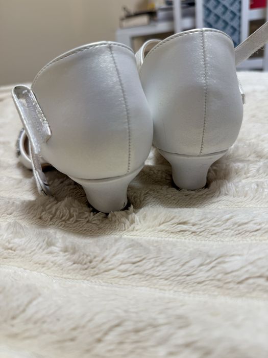 Продам детские туфли