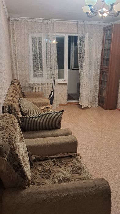 Отдам диван и 2 кресла
