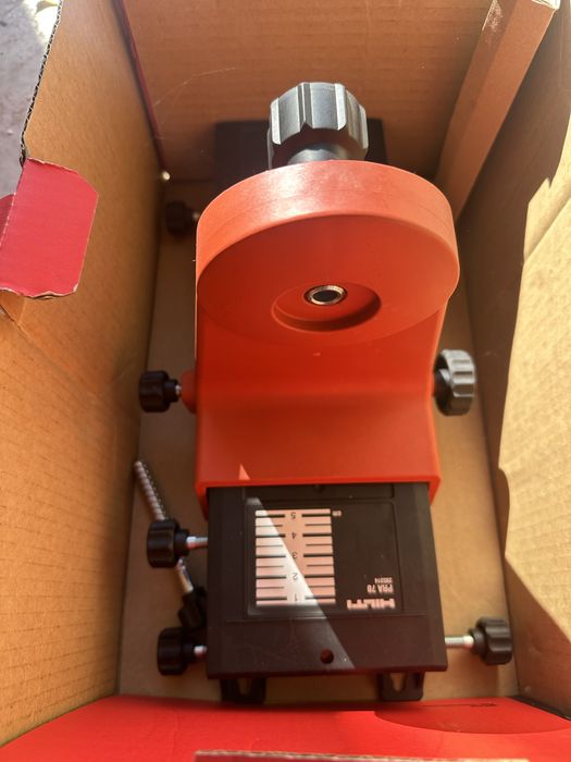 HILTI 70/71 Стойка за фасада шнурово скеле нова