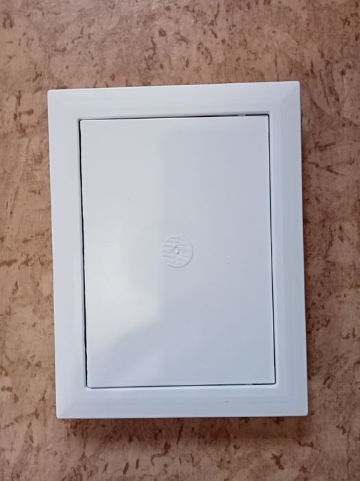 Люк-дверца ревизионная